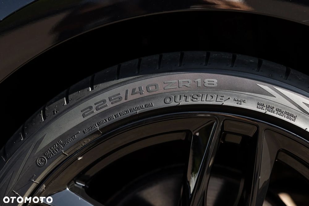 Volkswagen Golf - 33