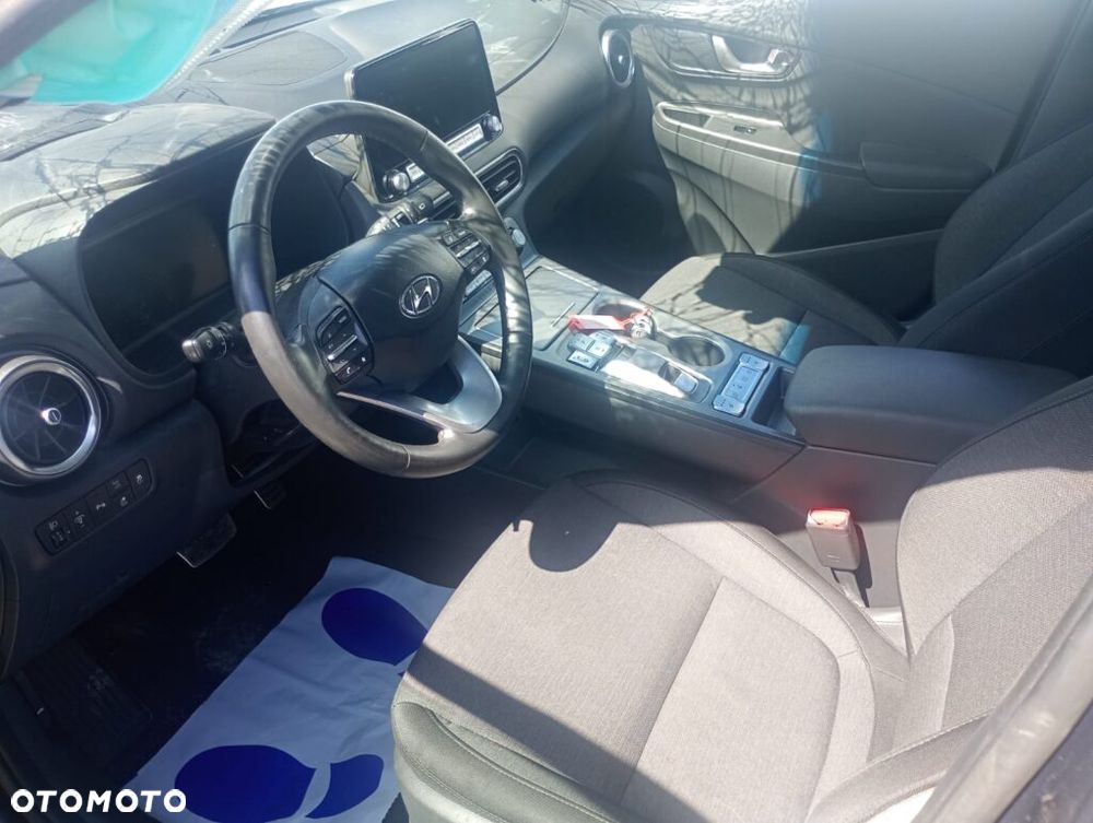 Hyundai Kona - 8