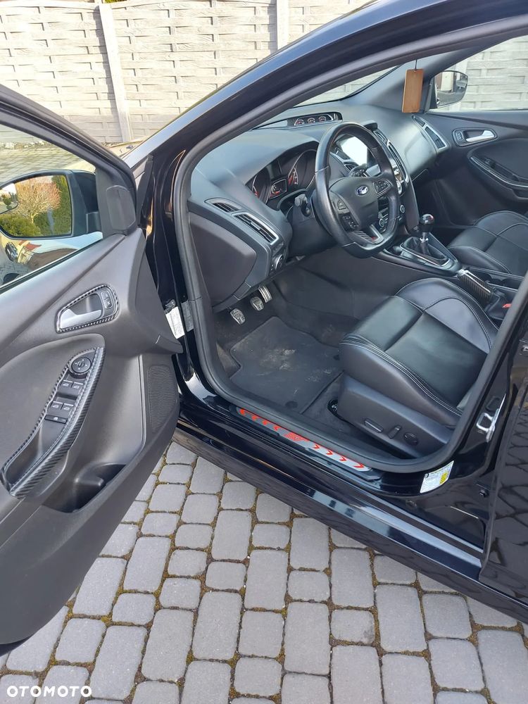 Ford Focus ST - 13