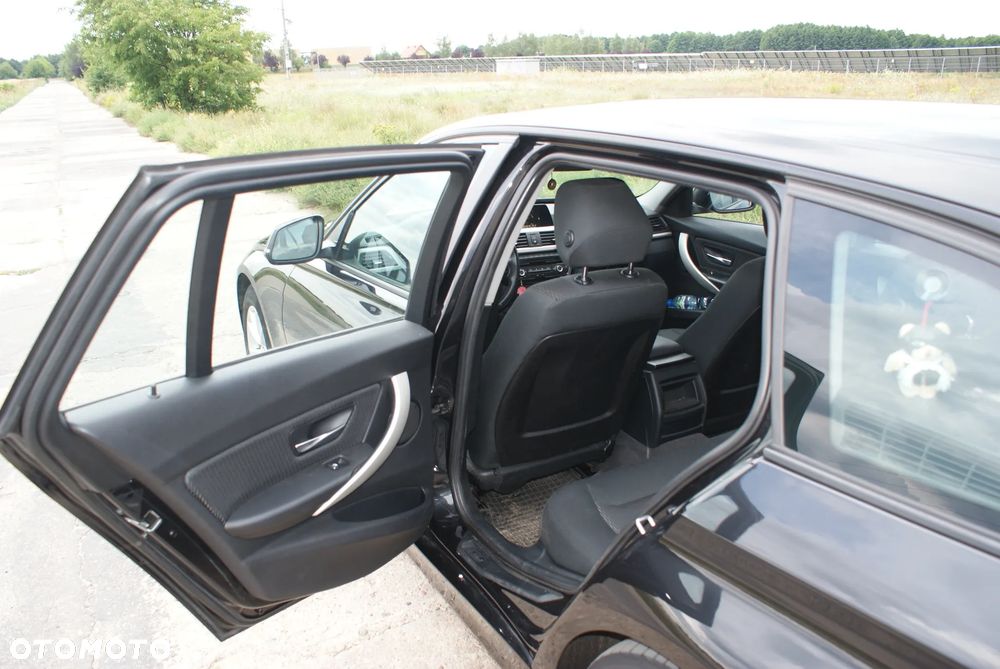 BMW Seria 3 320d - 13