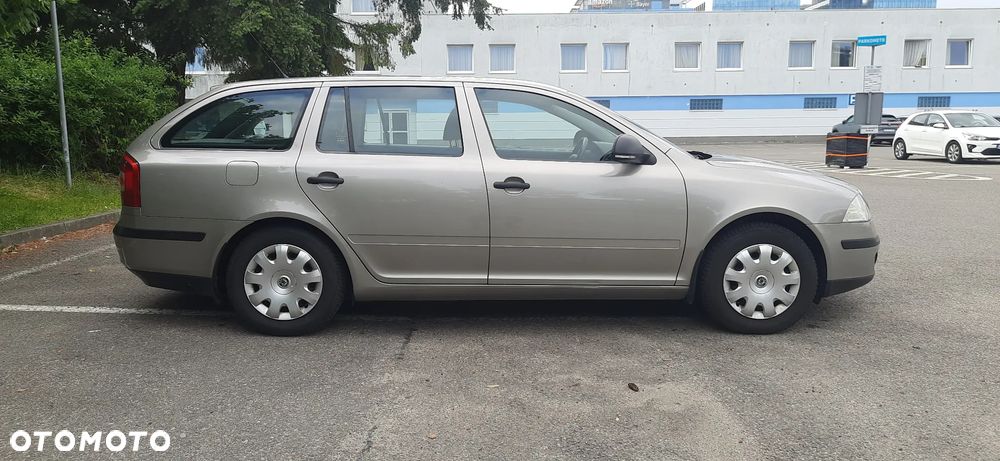 Skoda Octavia 1.6 - 4