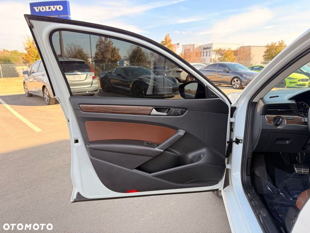 Volkswagen Passat 2.0 TSI Business DSG - 19