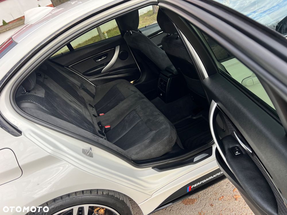 BMW Seria 3 320d DPF Blue Performance Edition Sport - 13