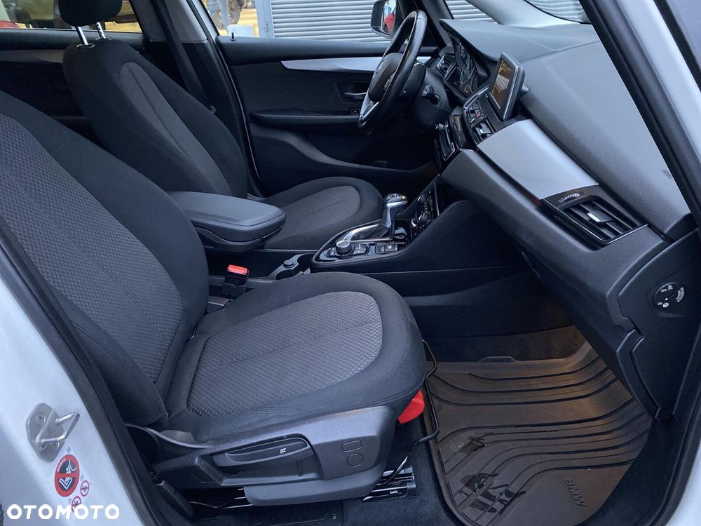 BMW Seria 2 218i - 26