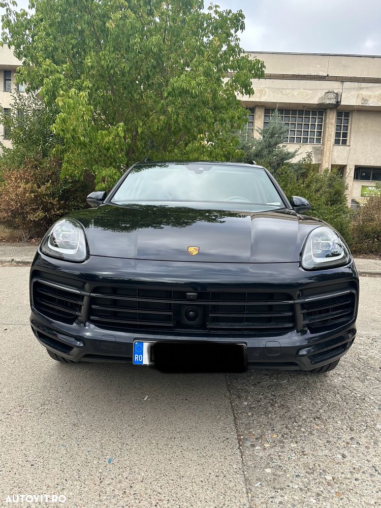 Porsche Cayenne - 1