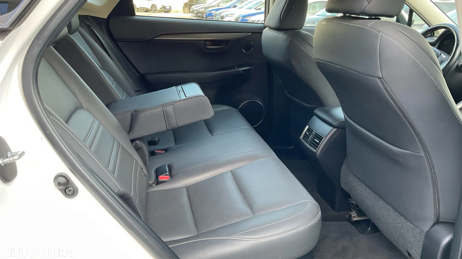 Lexus Seria NX 300h AWD Executive Plus - 36