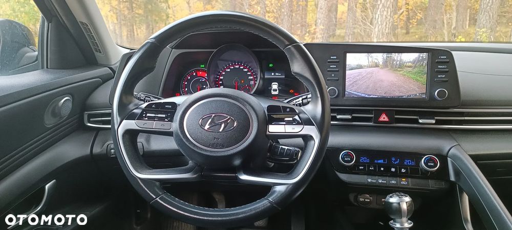 Hyundai Elantra - 6