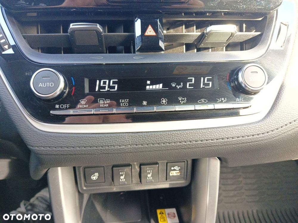 Toyota Corolla Cross - 21