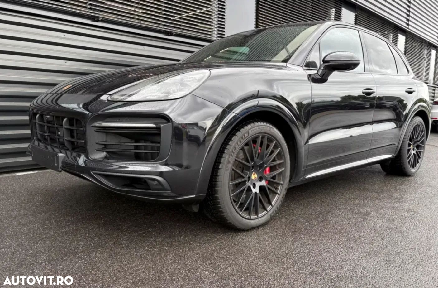 Porsche Cayenne - 1