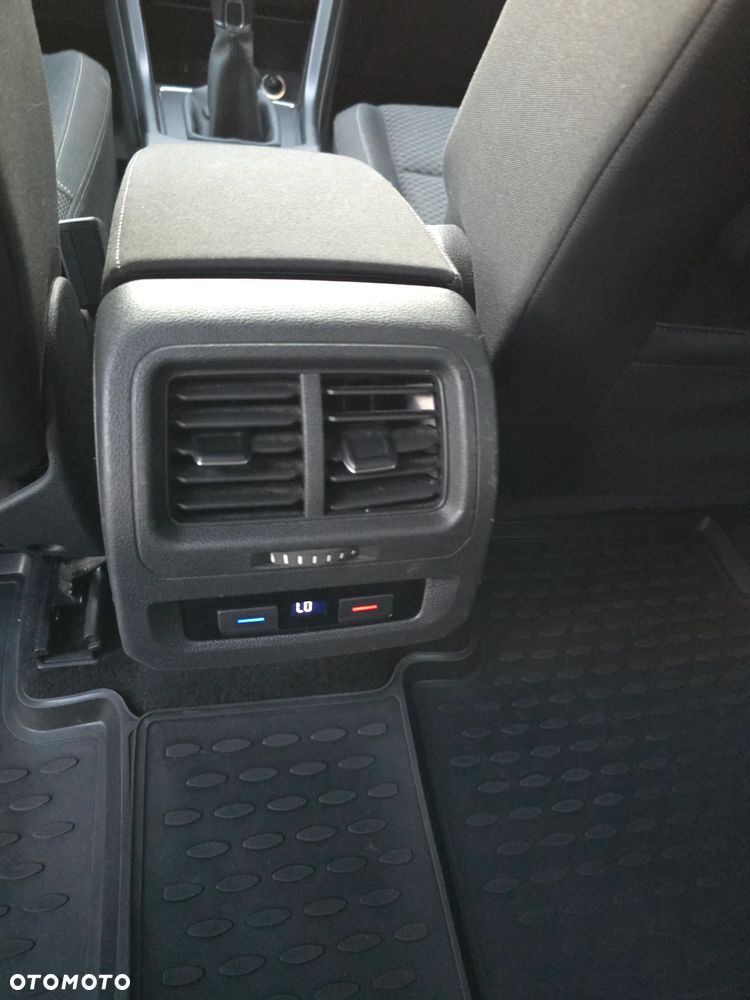 Volkswagen Touran 1.6 TDI BMT SCR Comfortline - 11