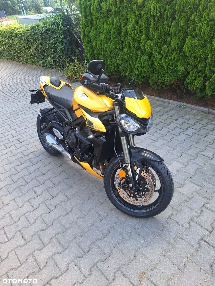 Triumph Street Triple - 25