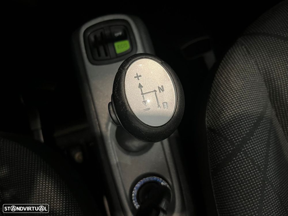 Smart ForTwo Coupé 1.0 mhd Passion 71 Softouch - 15