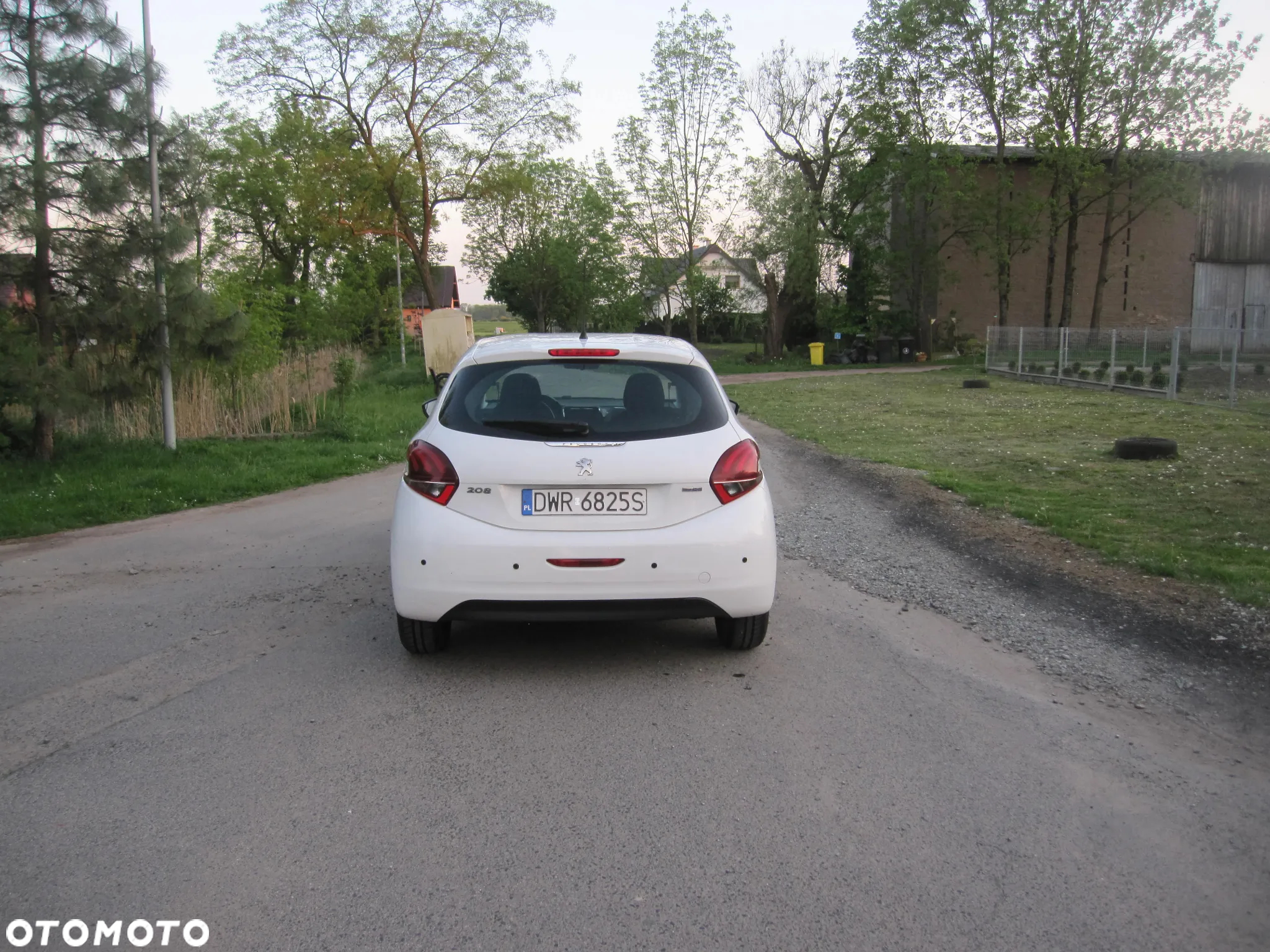 Peugeot 208 1.6 e-HDi Allure STT - 11