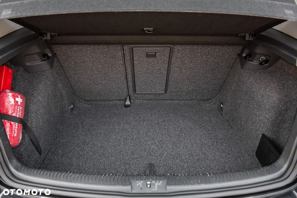 Volkswagen Golf - 26