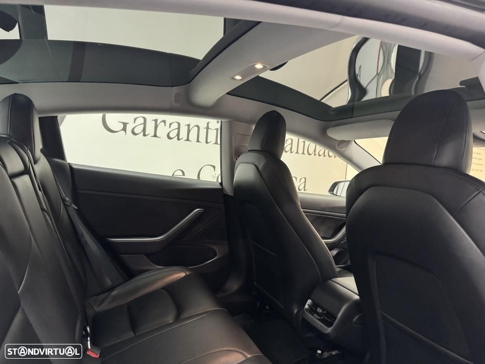 Tesla Model 3 - 44