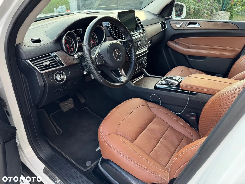 Mercedes-Benz GLS 350 d 4Matic 9G-TRONIC AMG Line - 11