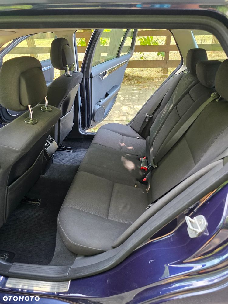 Mercedes-Benz Klasa C 200 CDI Elegance - 23