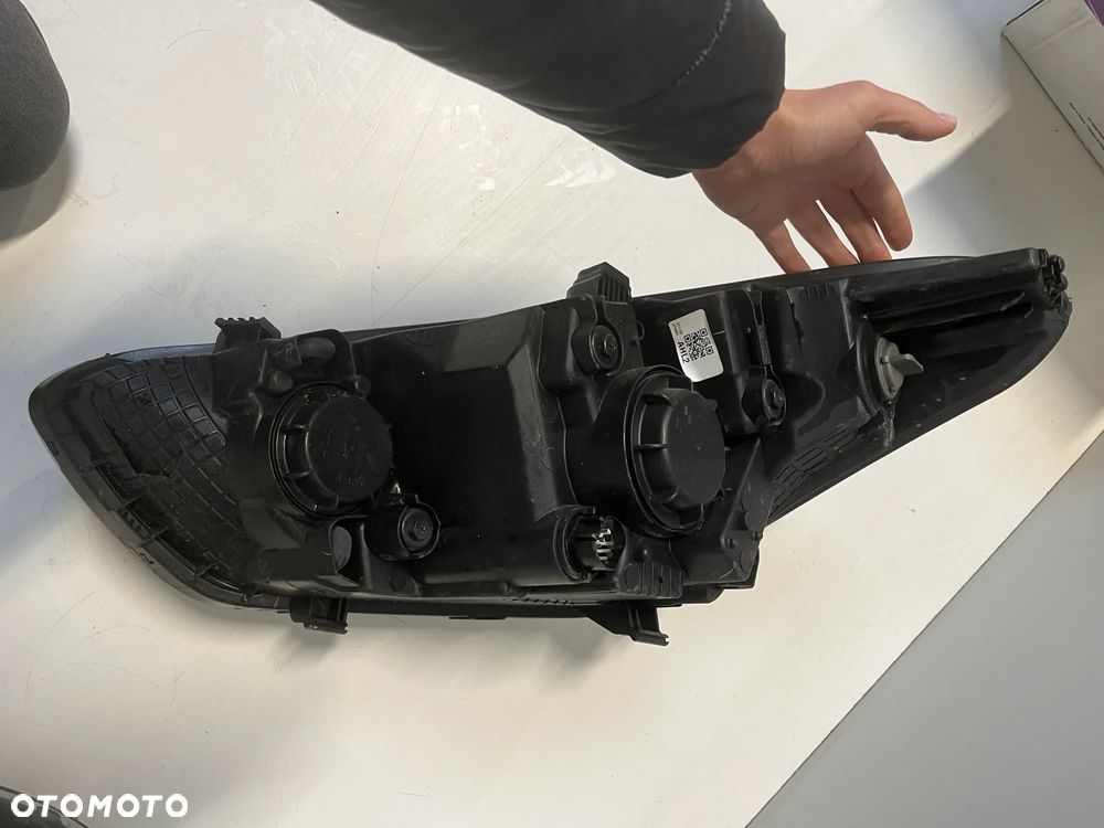 Hyundai i20 Lampa przednia Lewa , prawa 921021J5 - 5