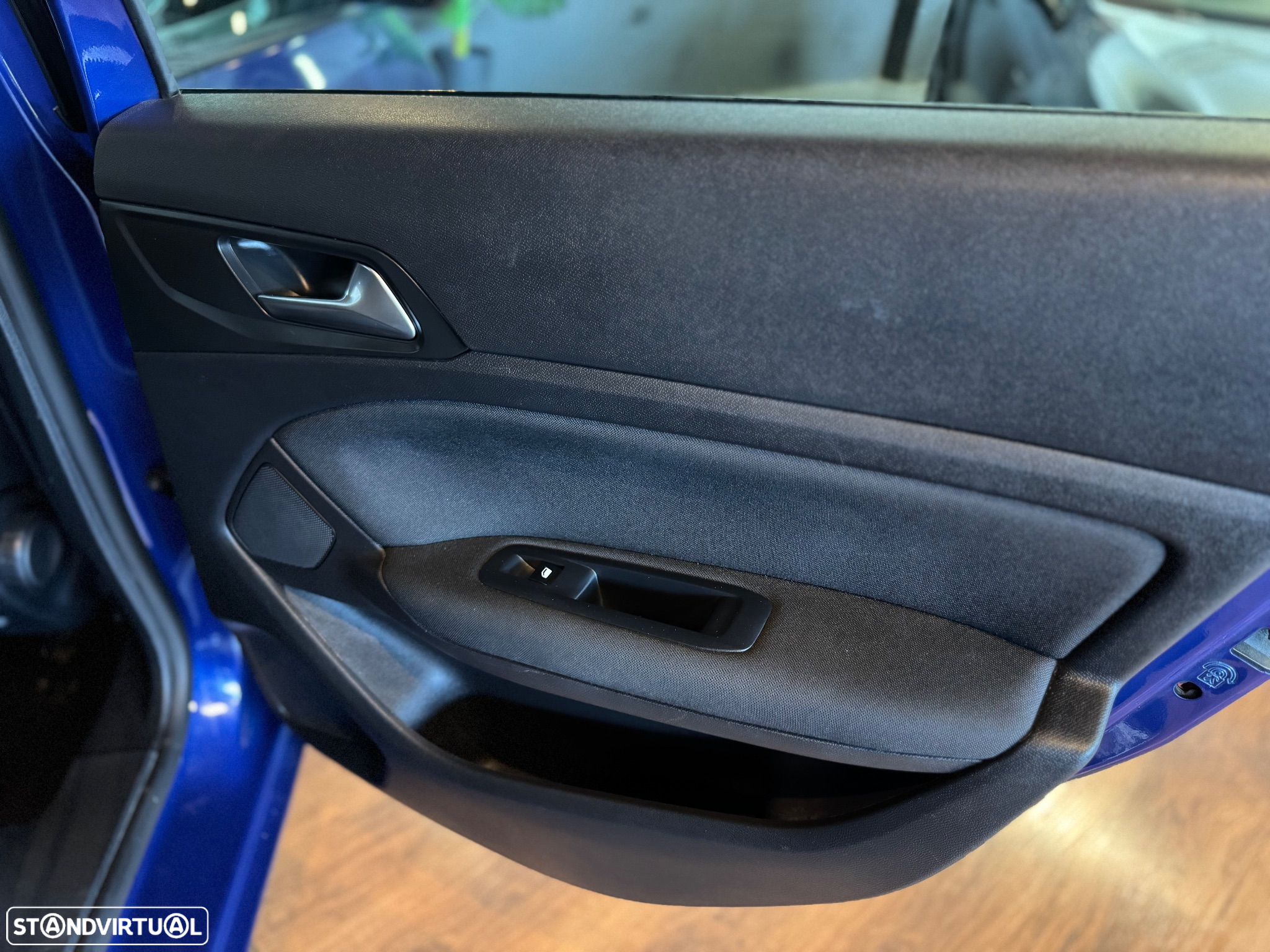 Peugeot 308 BlueHDi 130 EAT8 Style - 30
