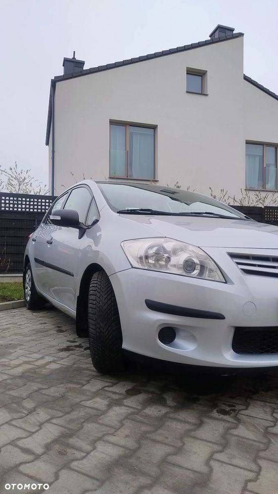 Toyota Auris 1.4 D-4D Terra EU5 - 3