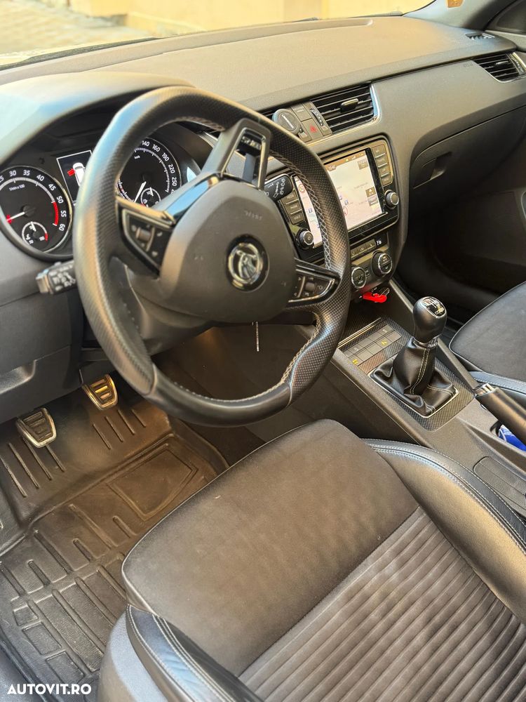 Skoda Octavia 2.0 TDI RS - 9