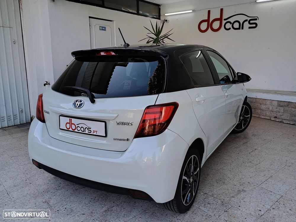 Toyota Yaris 1.5 HSD Comfort +P.Style+P.Techno — fotografia 15