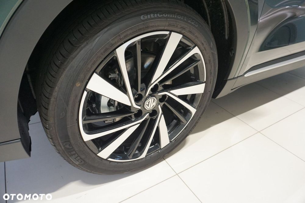 MG ZS Hybrid+ - 12