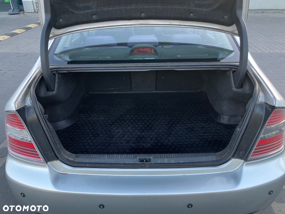 Subaru Legacy 2.0i MT - 15