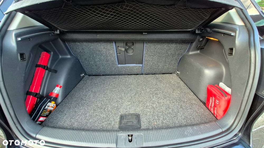 Volkswagen Golf 2.0 FSI Sportline - 12