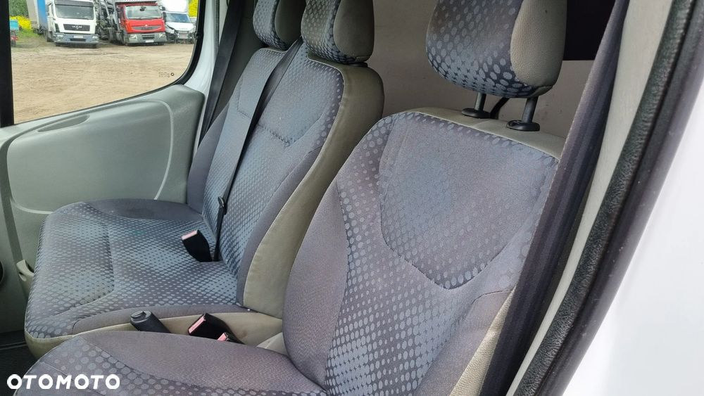 Renault Trafic - 21
