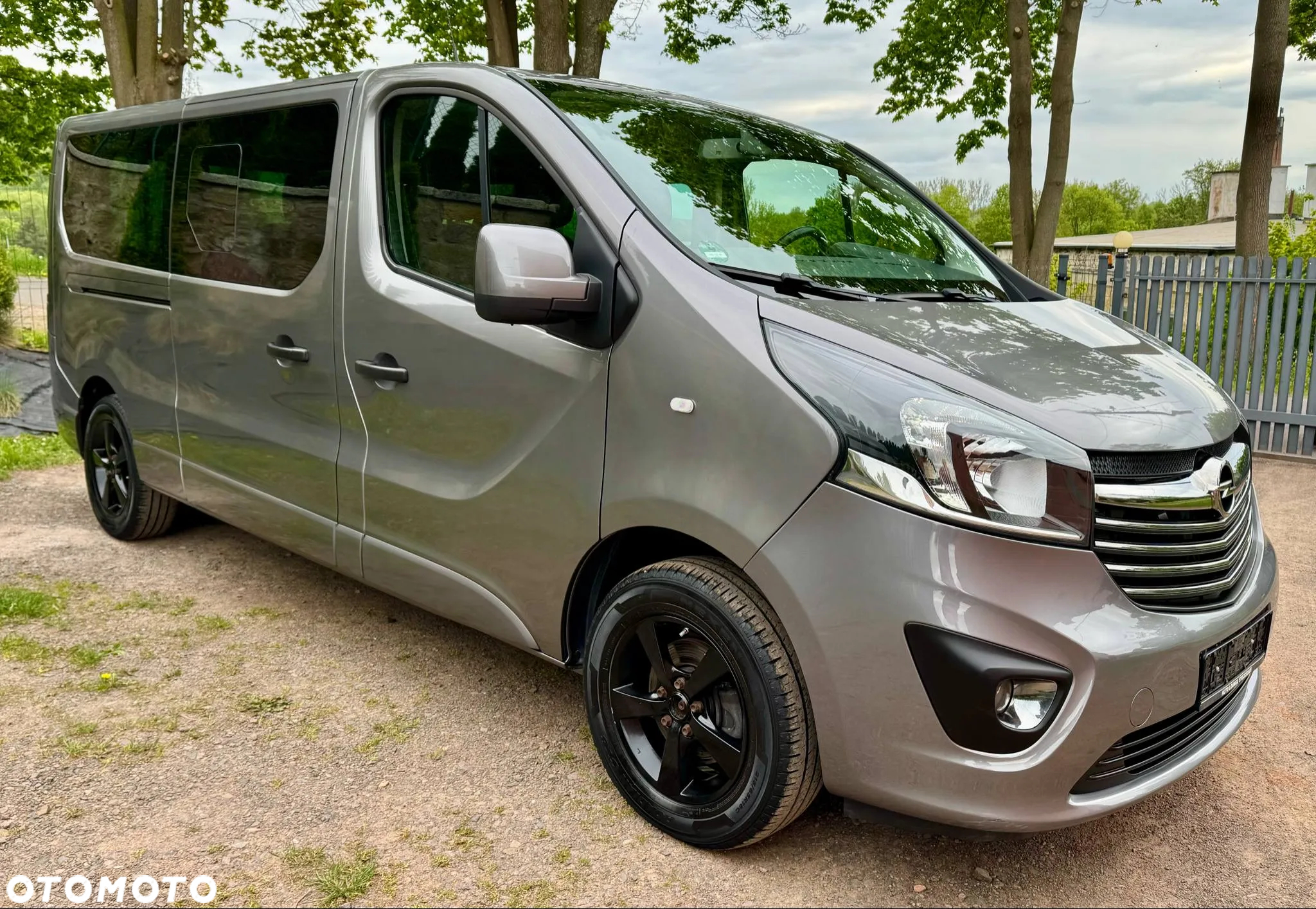 Opel Vivaro L2H1 2,9t Elegance Premium - 3