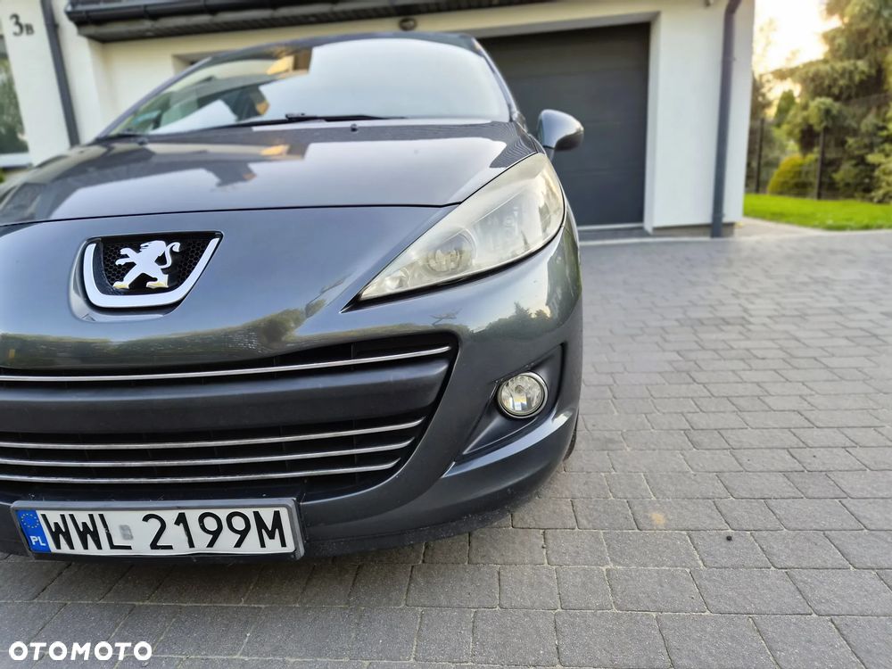 Peugeot 207 - 32