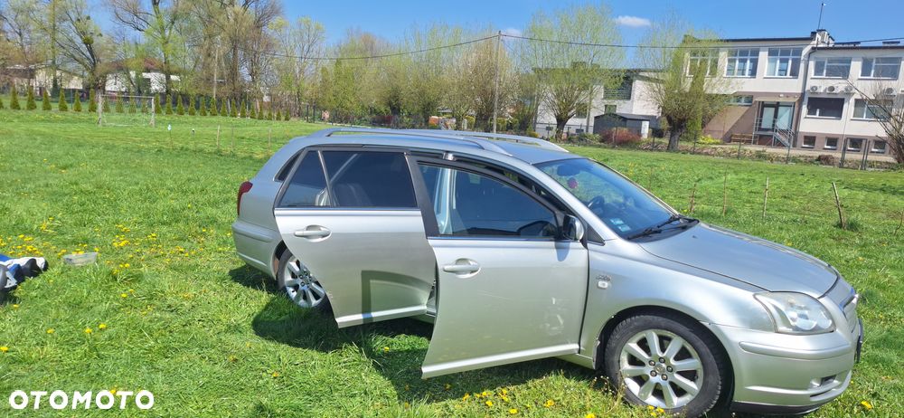 Toyota Avensis 2.0 D-4D Combi - 3