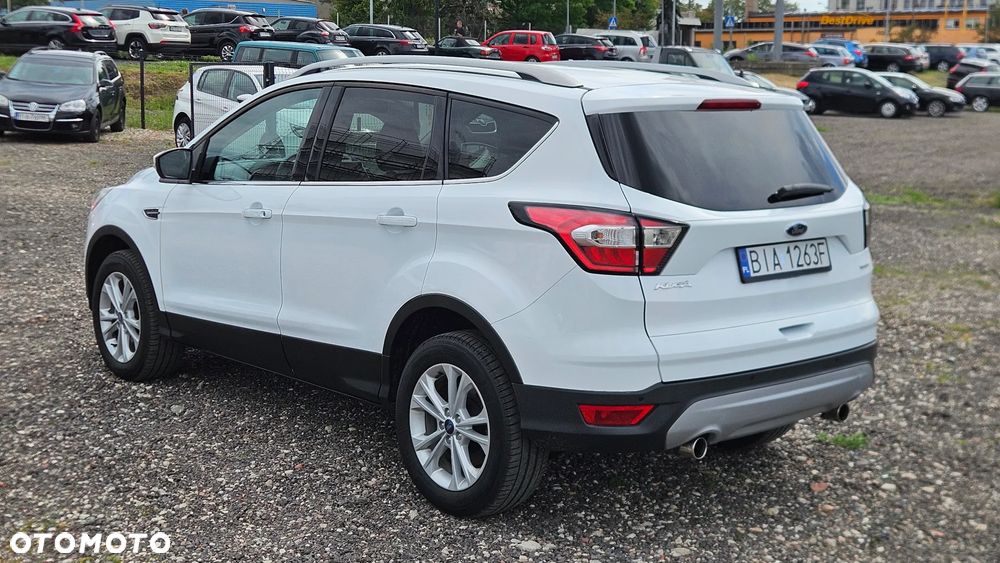 Ford Kuga 1.5 EcoBoost 2x4 Titanium - 4