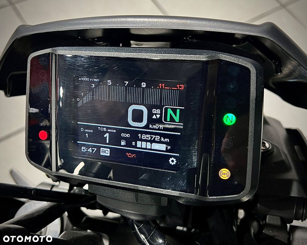 Yamaha MT - 6