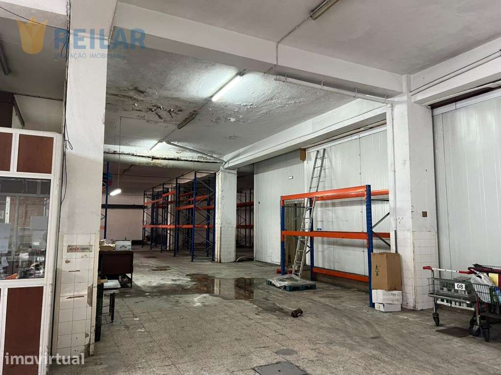 São João da Talha - Armazém 2.400 m2 - Grande imagem: 2/9