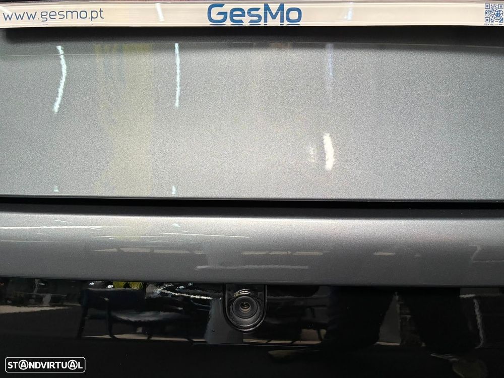 Xpeng G9 78.2 kWh Standard Range - 11
