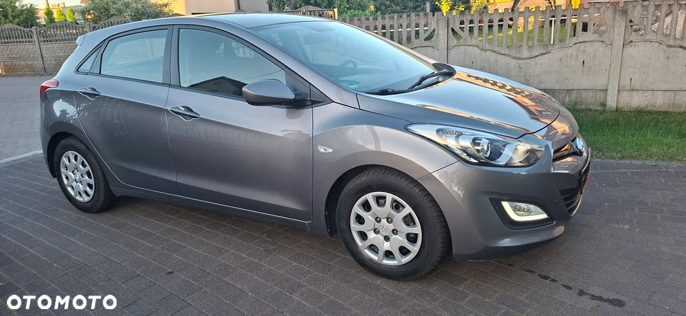 Hyundai i30 1.4 Classic + - 28