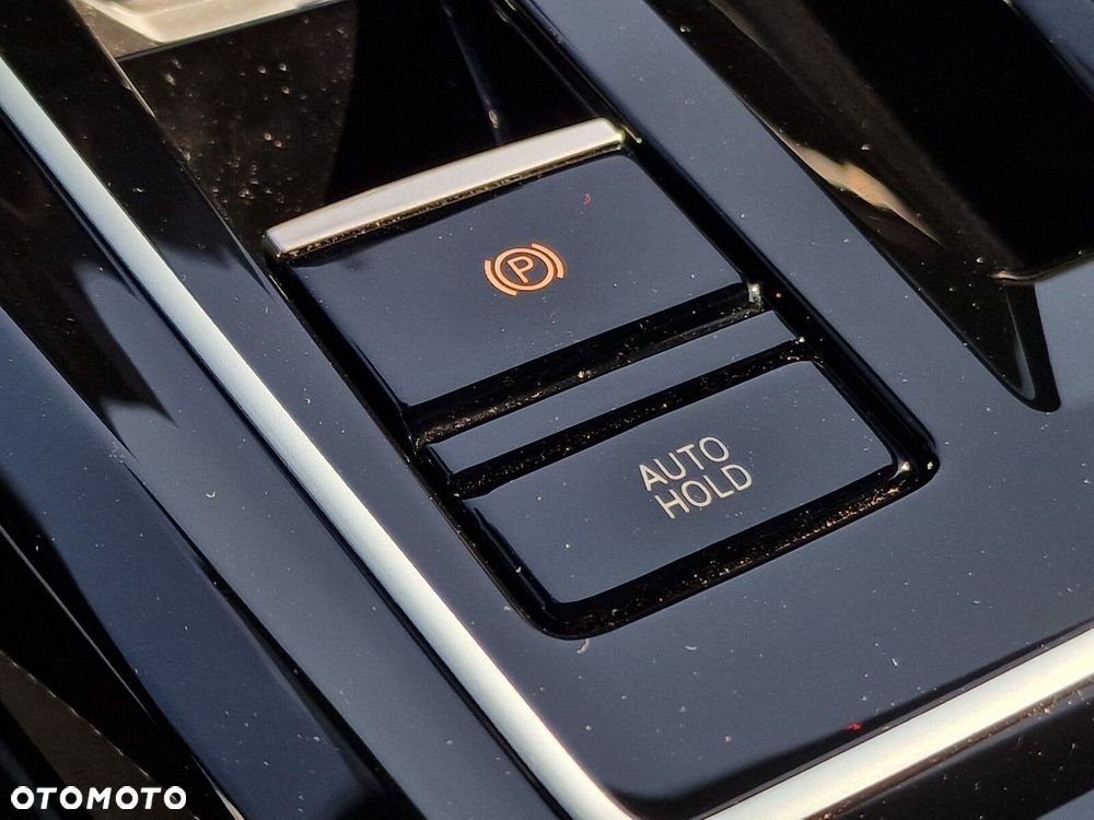 Volkswagen Golf - 24