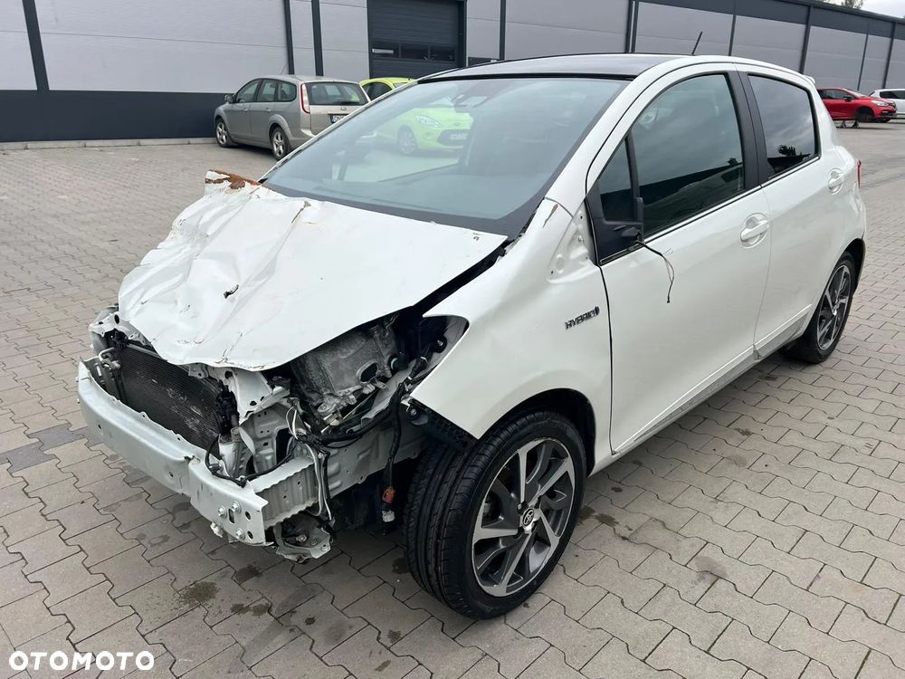 Toyota Yaris Hybrid 100 Active EU6 - 8