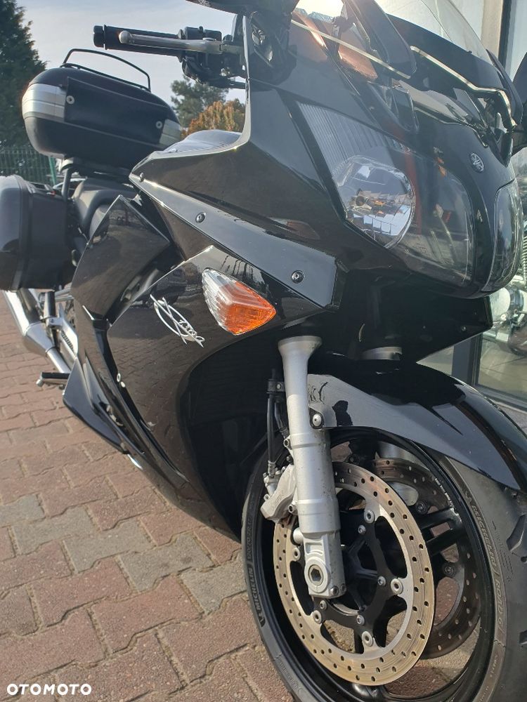 Yamaha FJR - 13