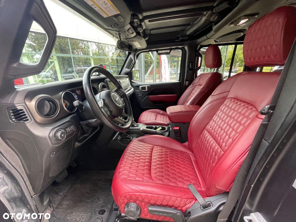 Jeep Wrangler - 21