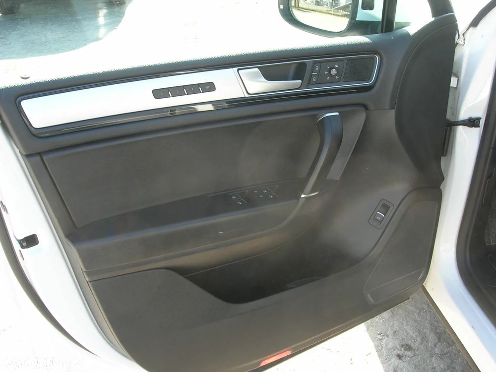 Volkswagen Touareg - 16