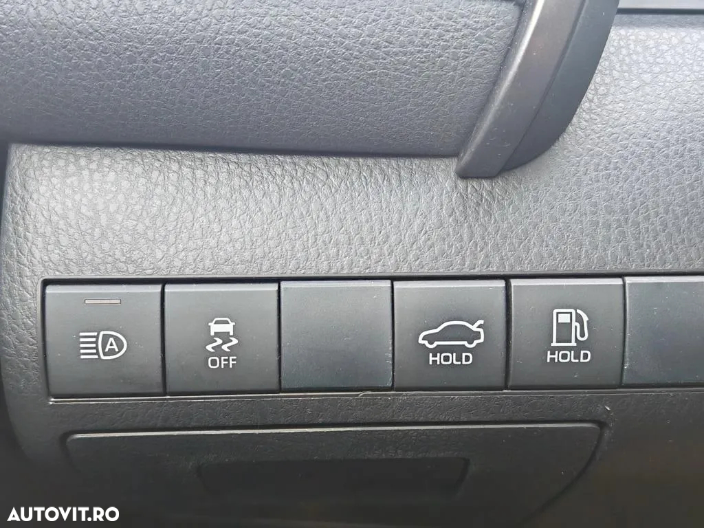 Toyota Camry 2.5 Hybrid Dynamic - 32