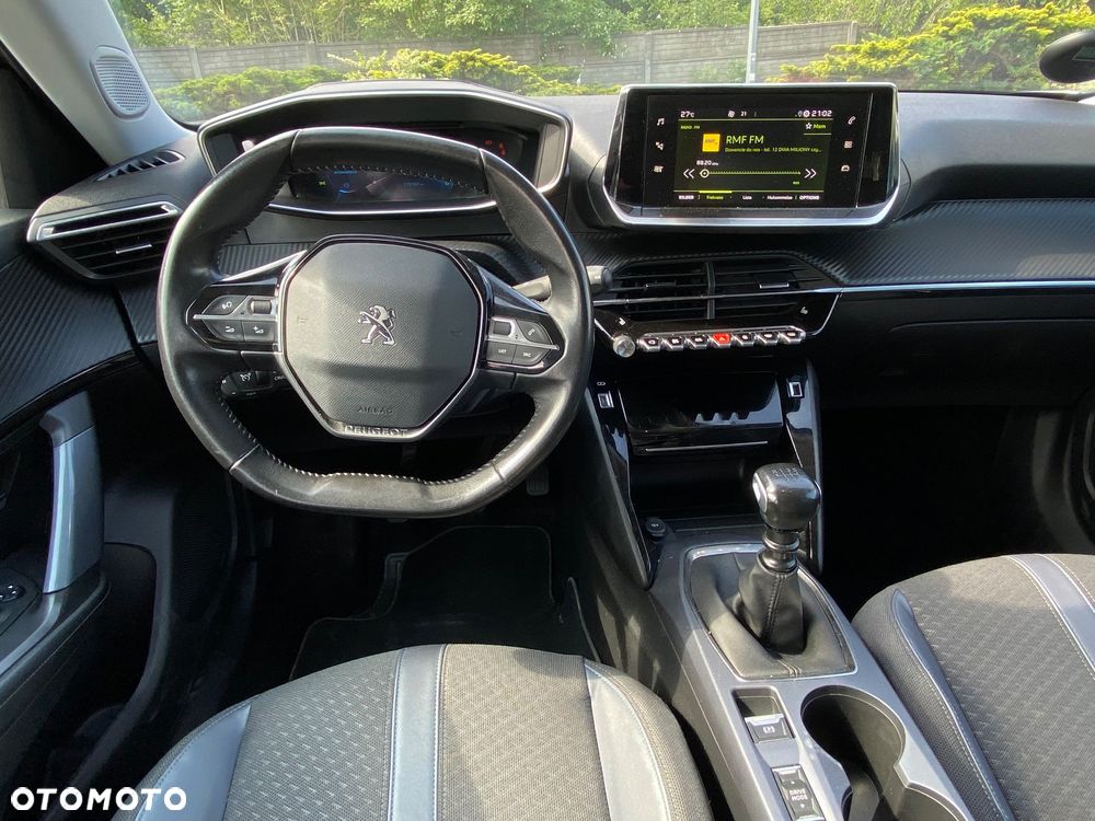 Peugeot 2008 1.5 BlueHDi Allure S&S - 22