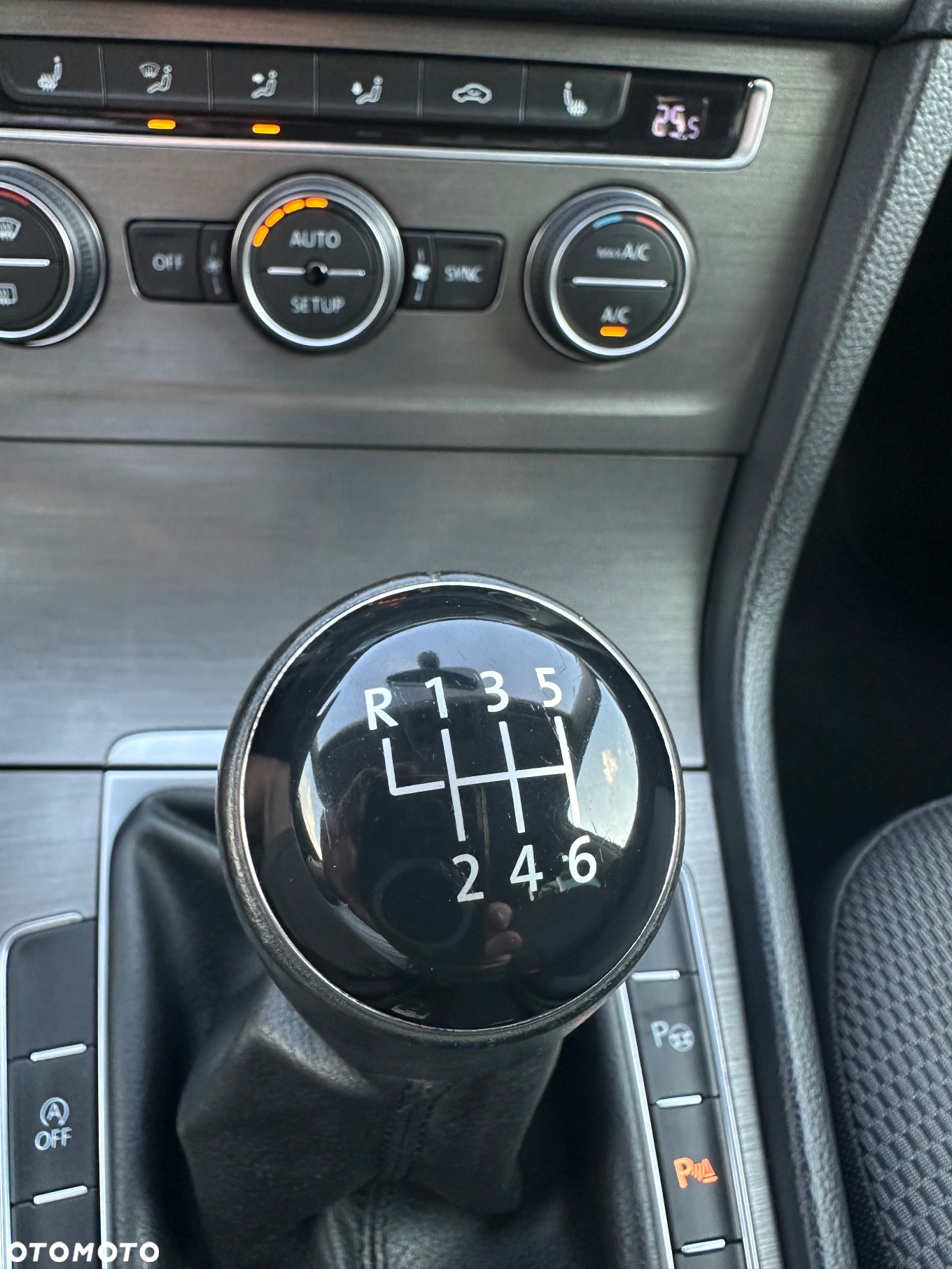 Volkswagen Golf - 29