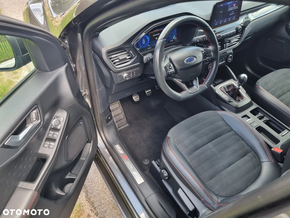Ford Kuga 2.0 TDCi 2x4 ST-Line - 24