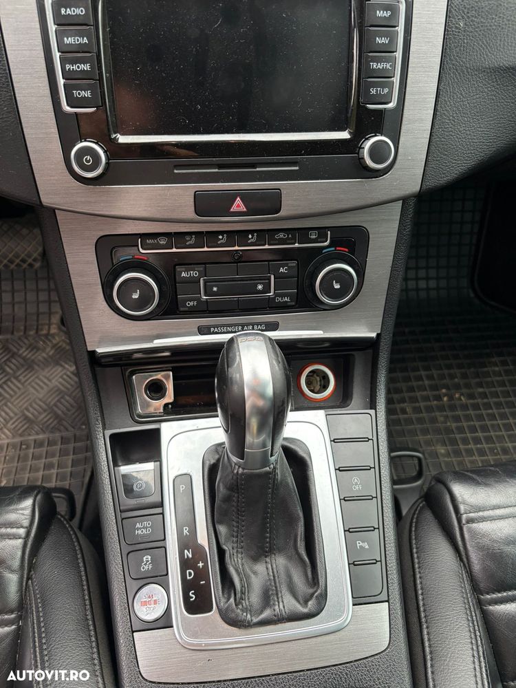 Volkswagen Passat Variant 2.0 TDI BlueMotion Technology DSG Highline - 6