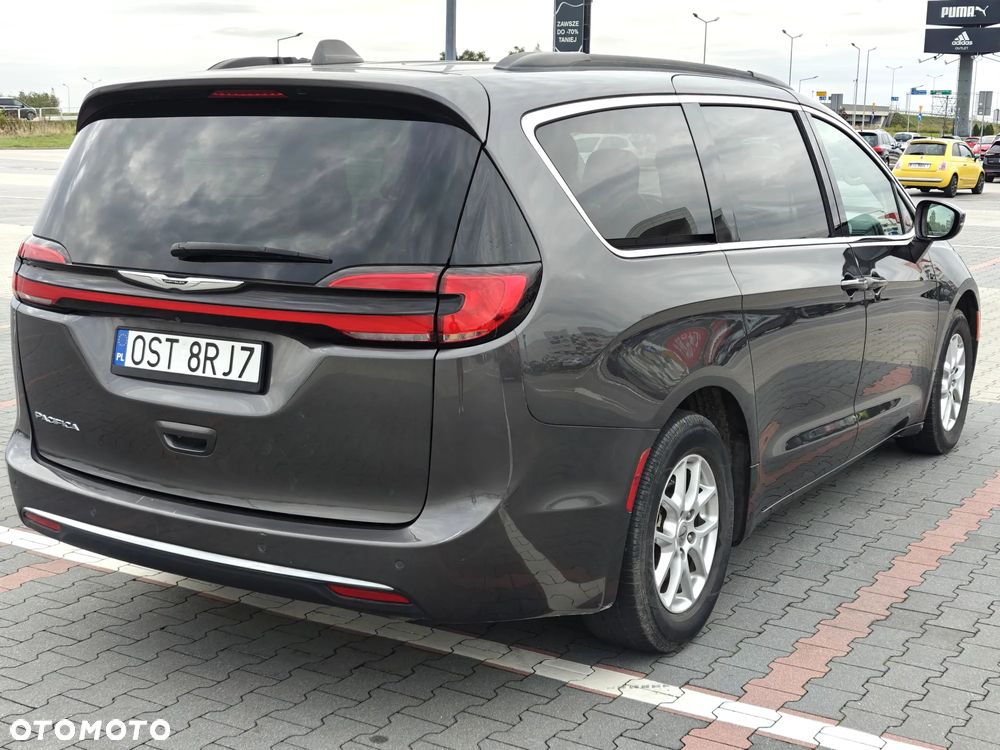 Chrysler Pacifica - 6