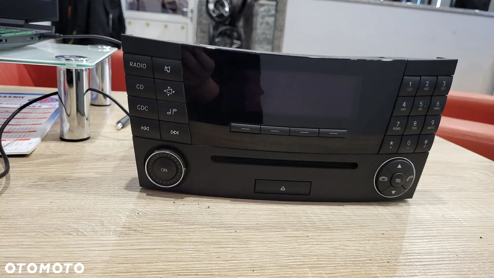 Radio A2118705089 do pojazdu marki: Mercedes - 1